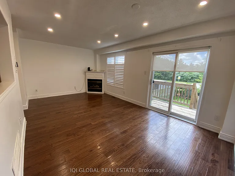 8 Bonello Cres — Photo 8