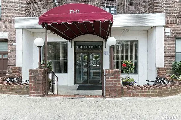 Sold by SBNY RE | media 1