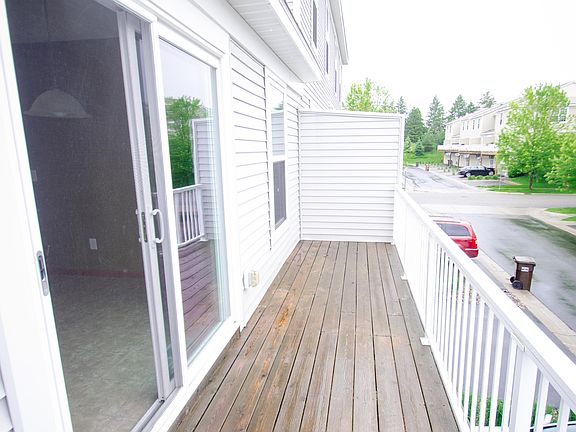 3rd image of 915 Ledgestone Dr