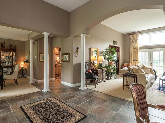 5th image of 4120 Brown Farm Dr