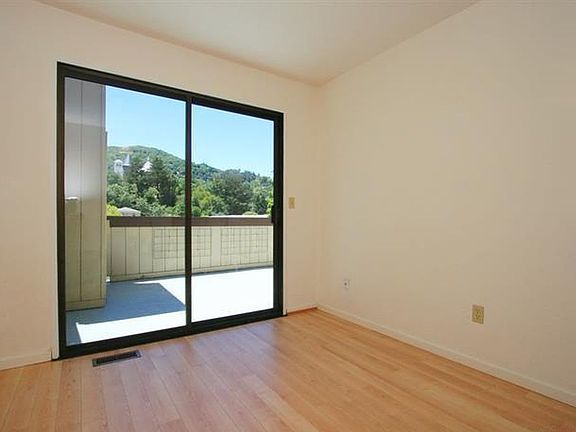 5th image of 26 Belle Ave #5
