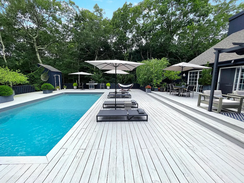 22 Montauk Ave
