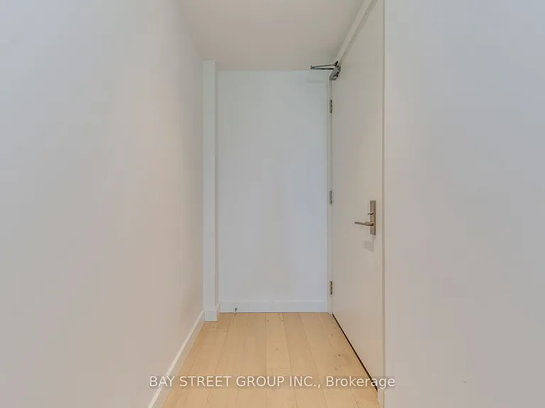 81 Wellesley St E #1907 — Photo 4