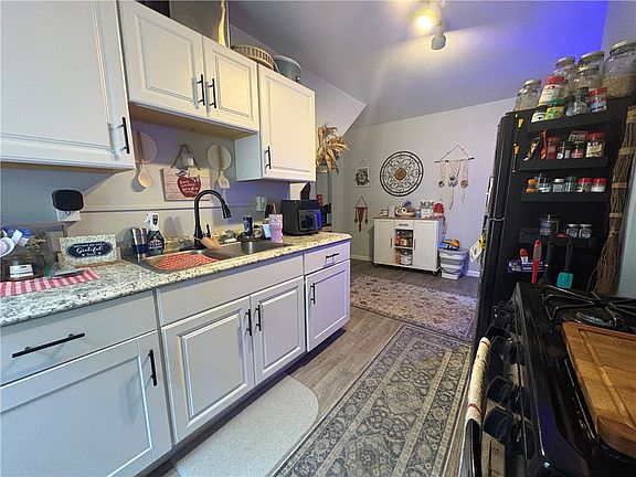 3rd image of 268 Chestnut St