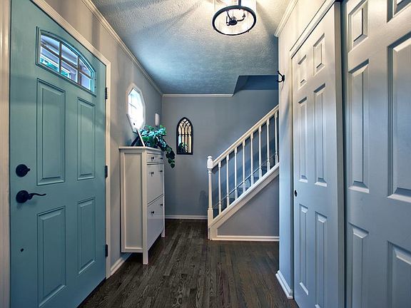 4th image of 3117 Crabtree Ln