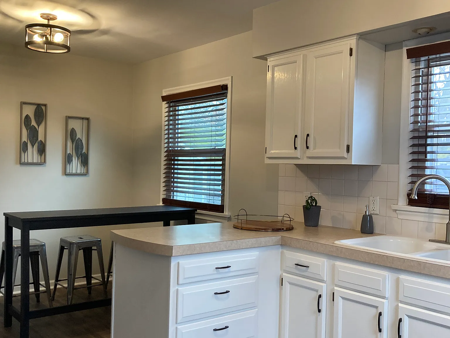 4 bed, 1637 sqft, $2,550 — Photo 3