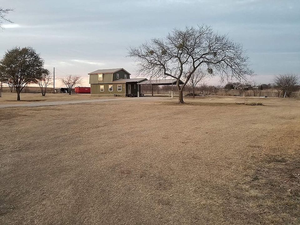 2nd image of 4012 Daniels Pl
