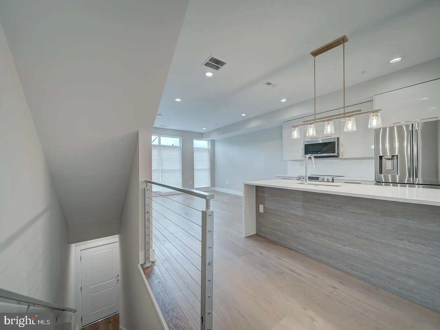 3 bed, 2.5 bath, 2858 sqft, $4,795 — Photo 4