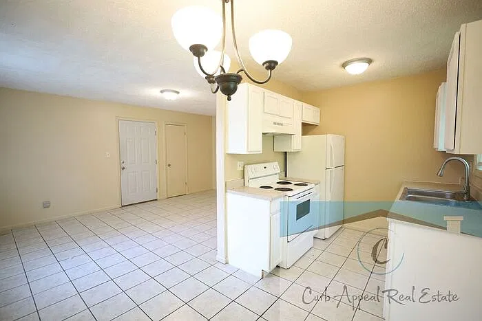 1 bed, 1.0 bath, 700 sqft, $650 — Photo 3