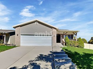 302 W Strawberry Pl, Saratoga Springs, UT 84045