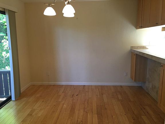 4th image of 379 Las Casitas Ct