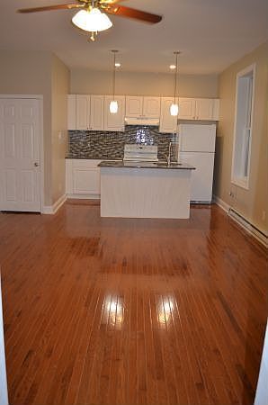 4A Livingroom and Kitchen