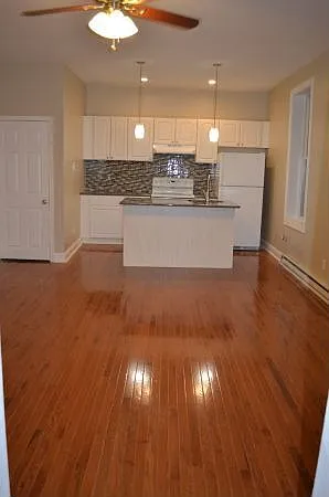 4A Livingroom and Kitchen