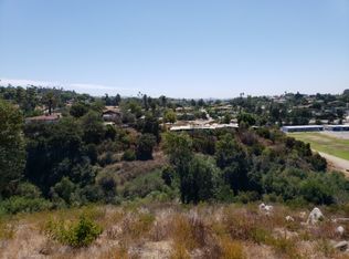 904 Valley Dr, Vista, CA 92084