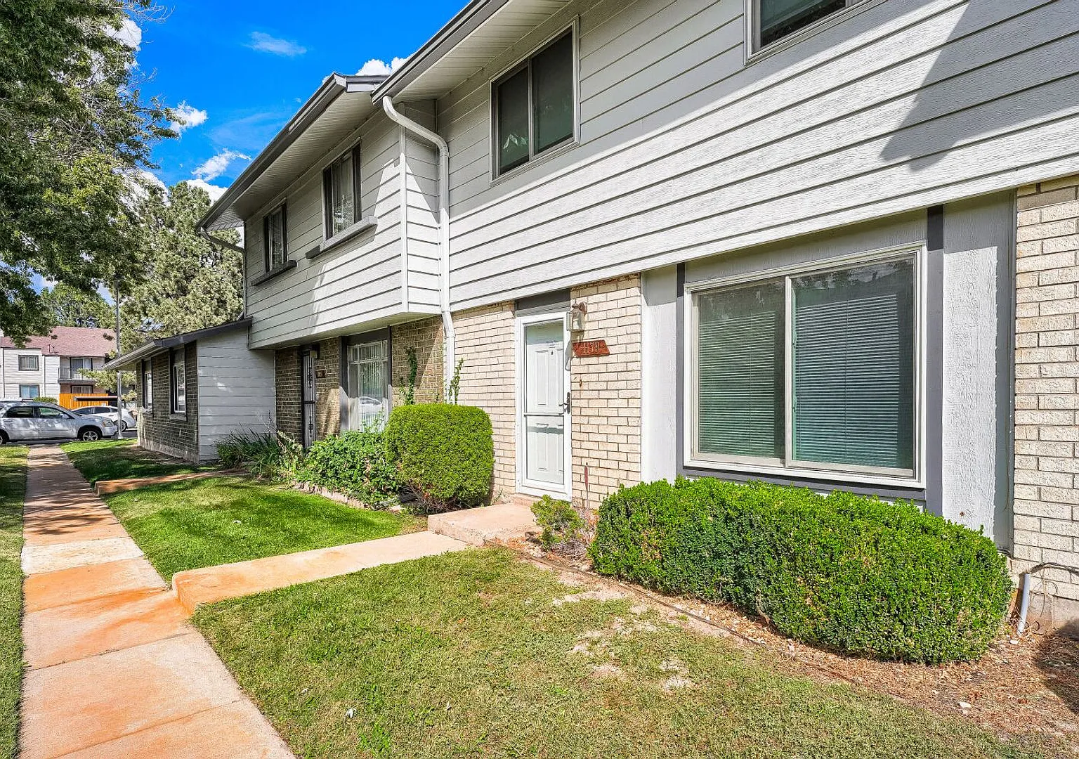 2 weeks free with lease signed and move-in occurs by 9/30/26! Updated 3 BD/ 1.5 BA Townhome in Au... — Photo 2