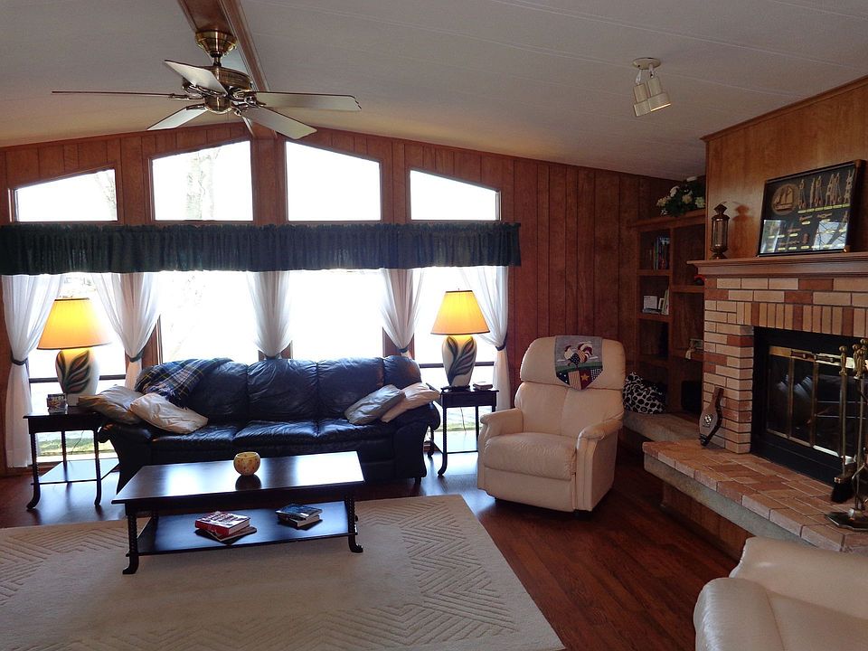 1st image of 394 Wentworth Ct
