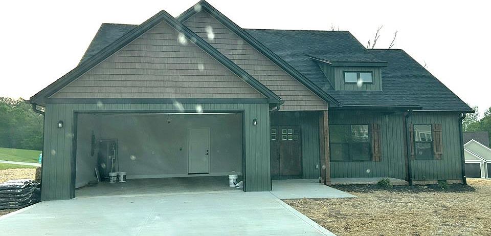1st image of 195 Crooked Creek Dr