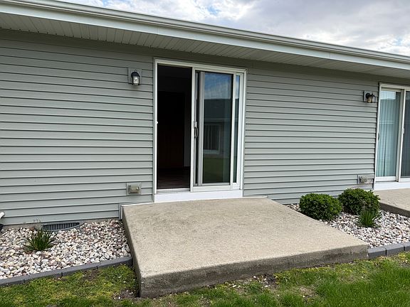 2nd image of 813 Covey Ln #4