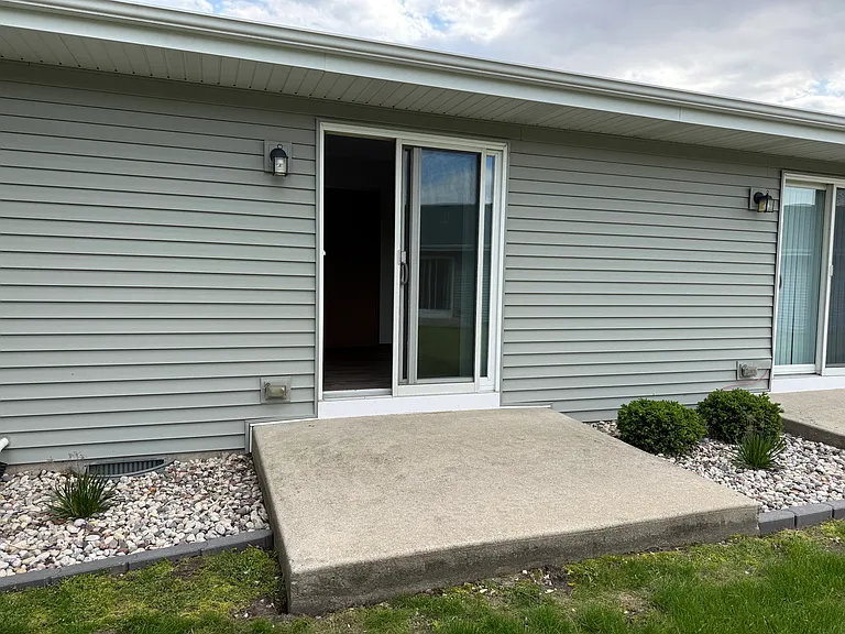 813 Covey Ln #4 — Photo 2