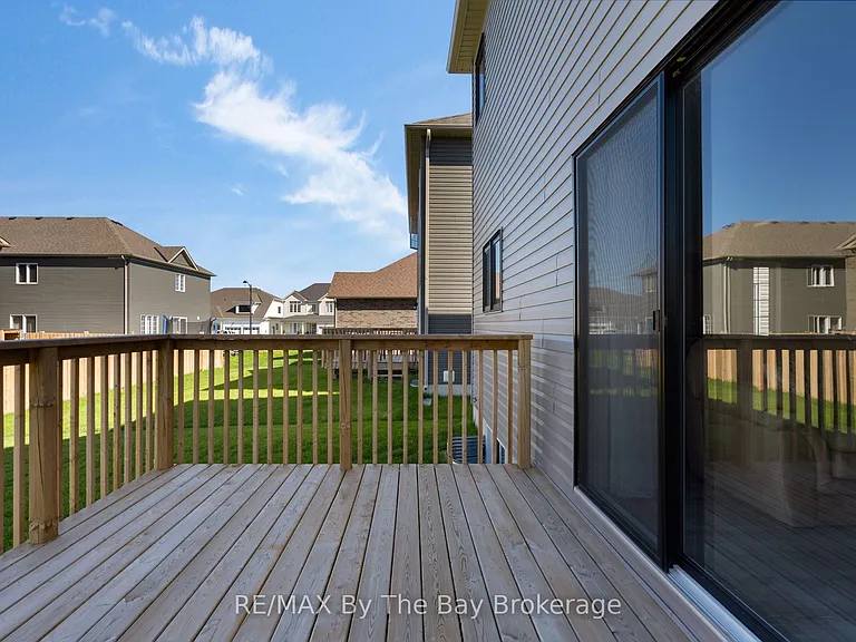 214 Cubitt St — Photo 30