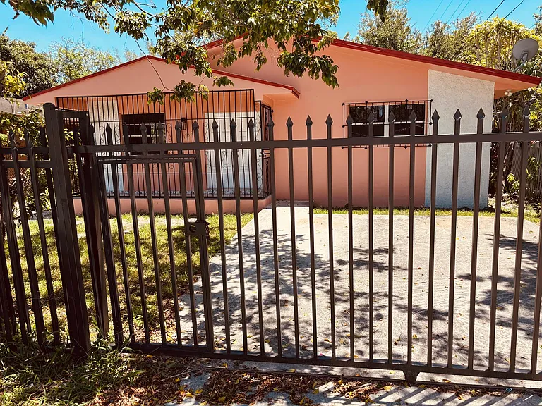 11235 NW 17th Ave — Photo 11