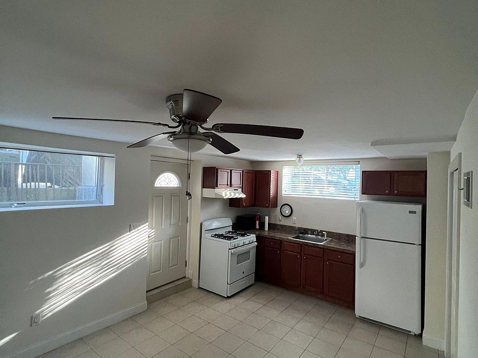 1st image of 255 Eltingville Blvd