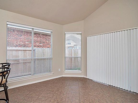 5th image of 3820 Confidence Dr