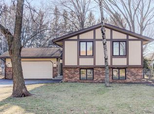 490 Allen Ave, Little Canada, MN 55117