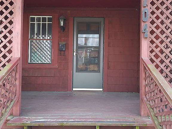 2nd image of 1704 Walnut Blvd