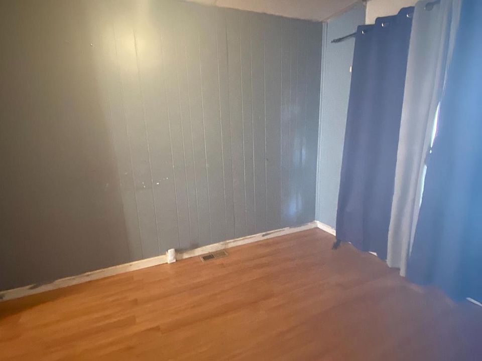 2nd image of 405 N Robinson St