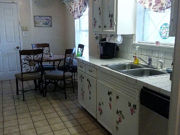 Kitchen entry