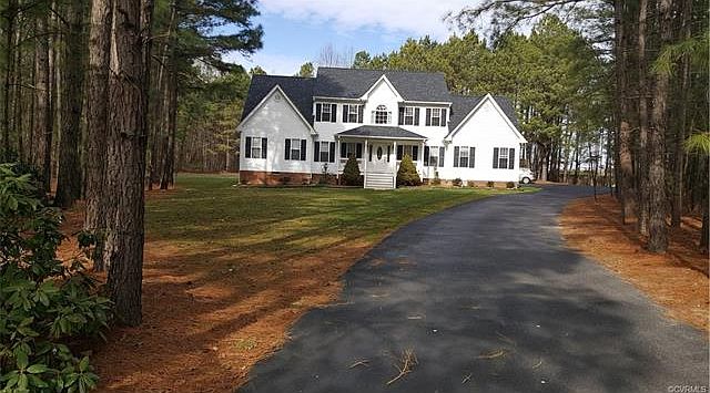 1st image of 17400 Thornwood Ln