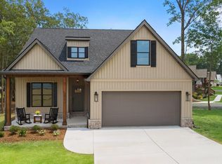 300 Dogwood Ln, Fort Oglethorpe, GA 30742