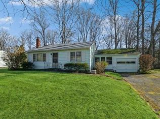 80 Sleight Plass Rd, Poughkeepsie, NY 12603