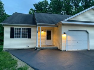 38 Cambridge Dr SIDE B, Clifton Park, NY 12065