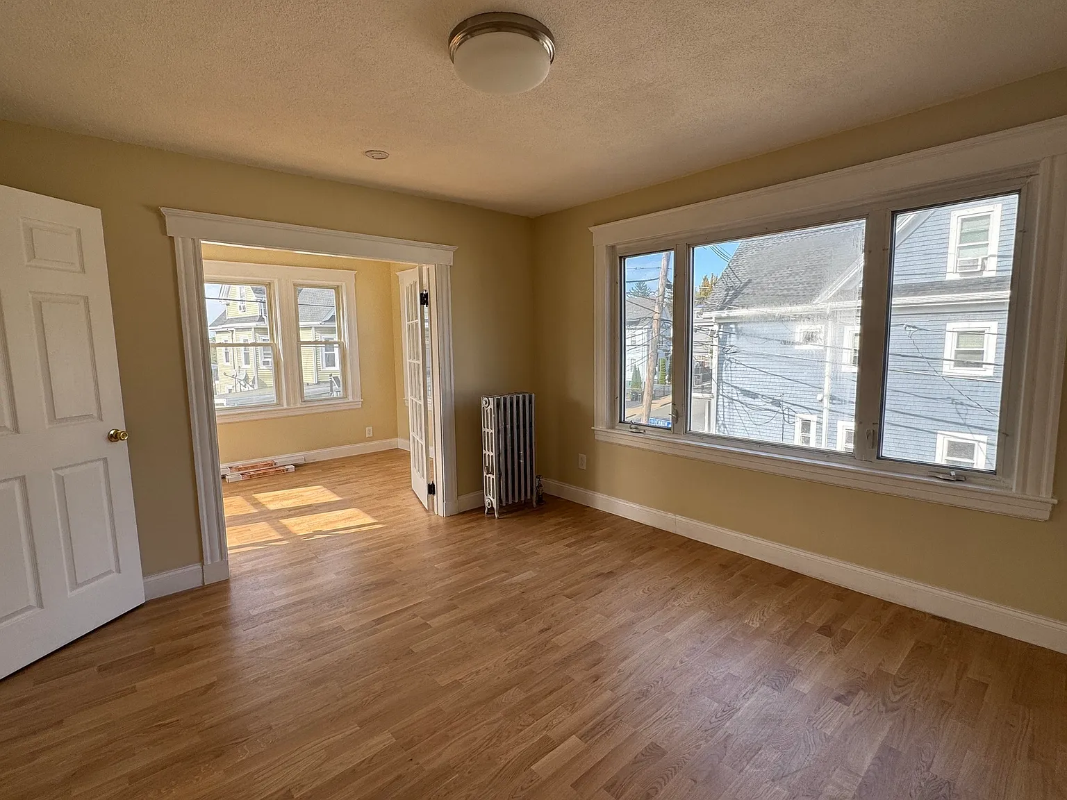 3 bed, 1.0 bath, 1000 sqft, $3,100 — Photo 2