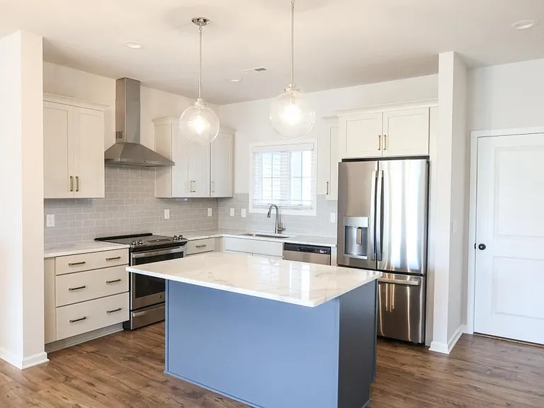 2050 Kyles Way — Photo 4