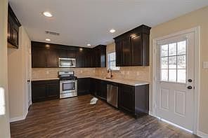 5th image of 3615 Kennington Ct