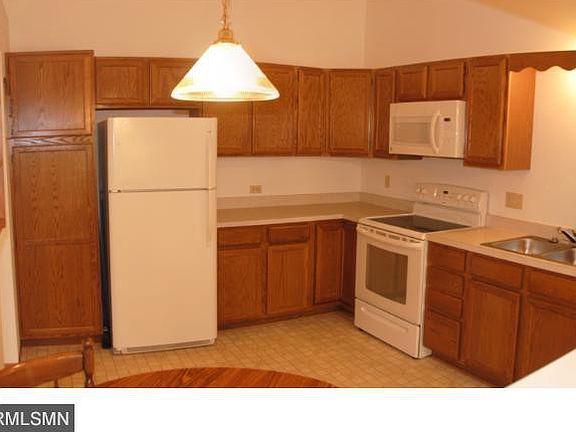3rd image of 2049 Edgerton St N