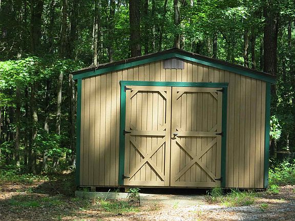 2nd image of 1021 Pioneer Trl