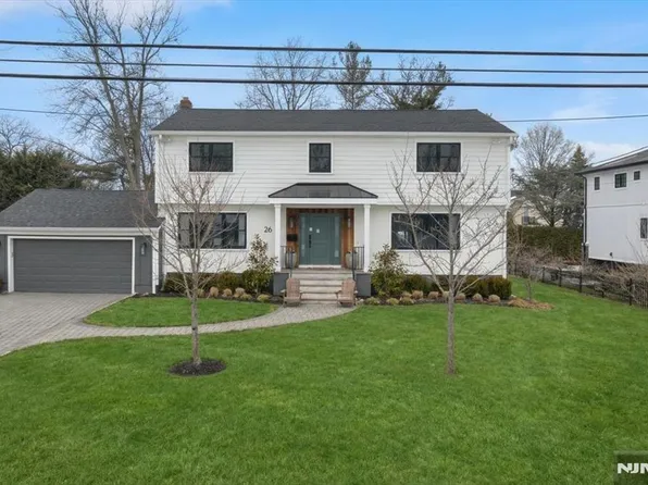 26 Laurie Dr, Englewood Cliffs, NJ 07632