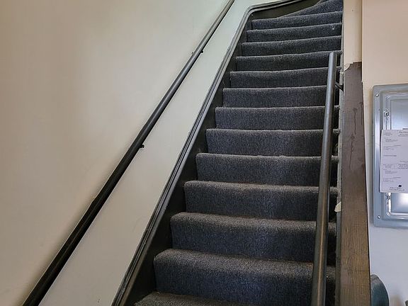 5th image of 315 E Maple St #2