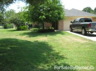 1221 W Burnett St, Ennis, TX 75119