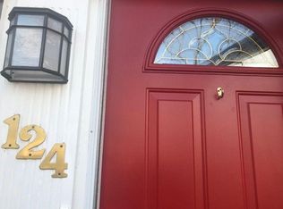 124 Ascot Rd, Waterford, MI 48328