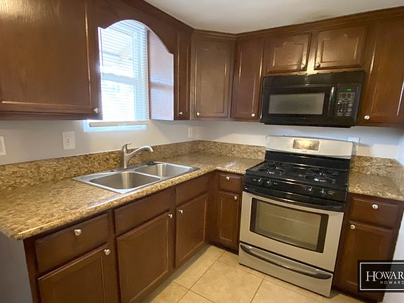 3rd image of 419 E 6th St #10535243