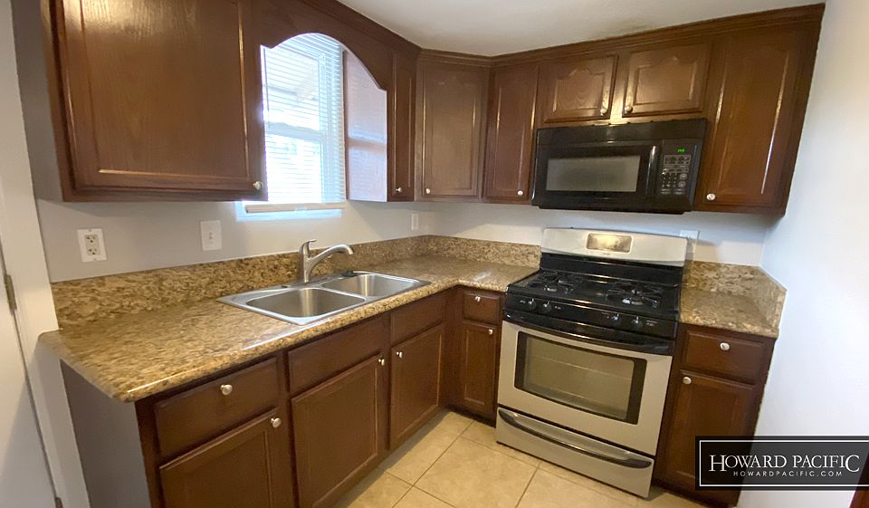 1st image of 419 E 6th St APT 301