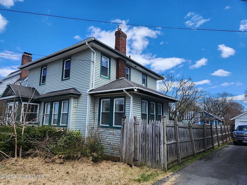 2nd image of 6 East Boulevard
