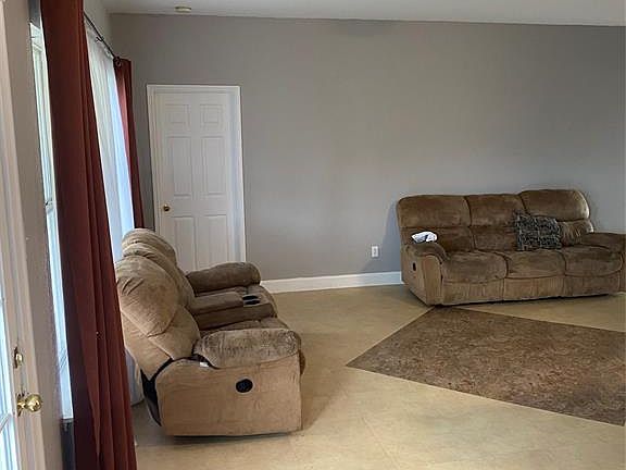 5th image of 4717 Grovetree Ln