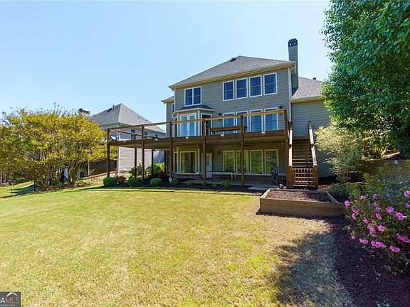 2nd image of 140 Waterstone Point