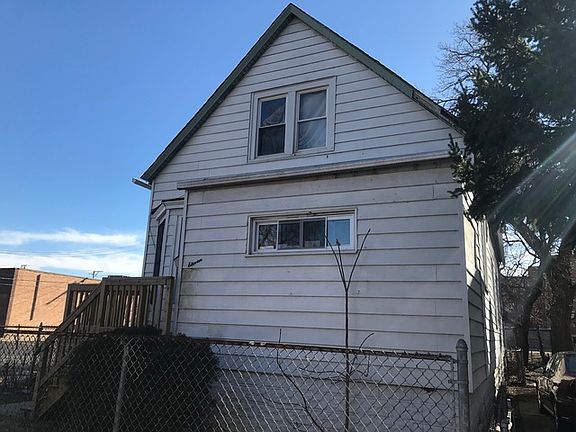 3rd image of 11 E 114th St